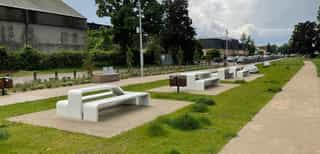 Table urbaine CANTINE 02